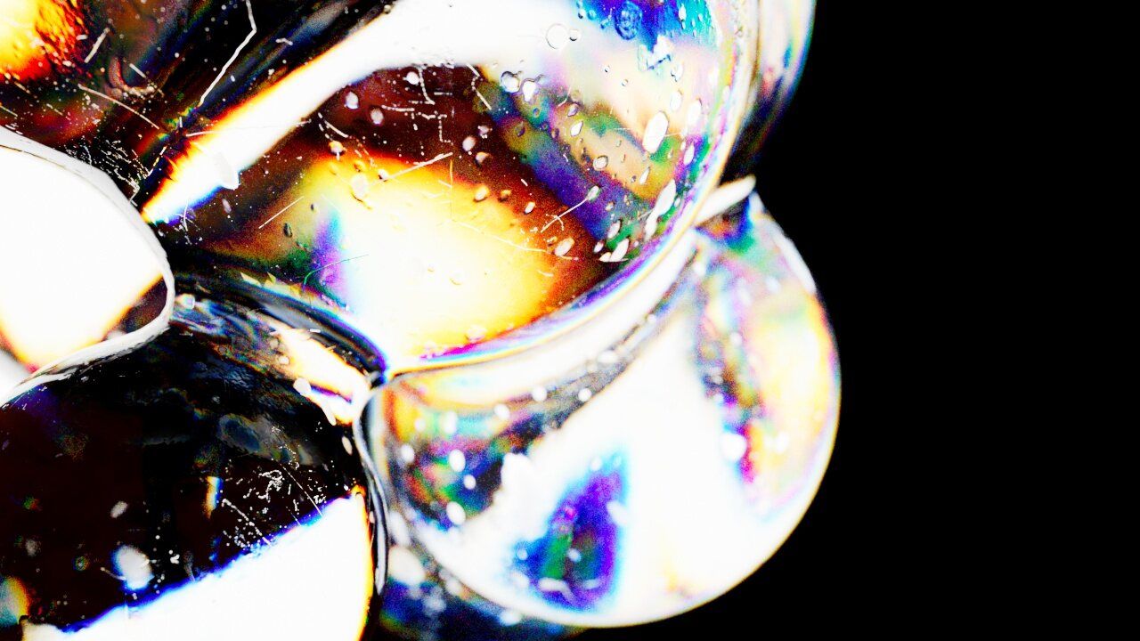 The Creators Show, iridescent glass material test